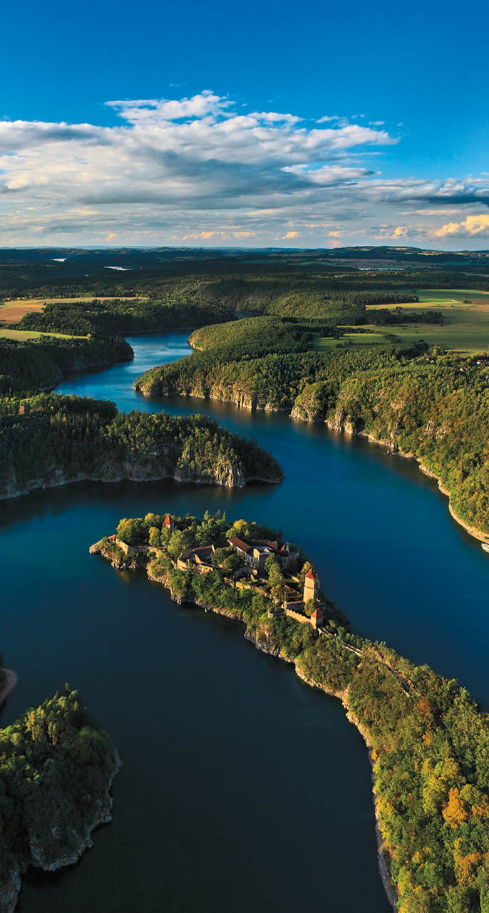 Kniha  VLTAVA - Libor Svacek  - vydani 1 , rok 2011 Photographer: Libor Svacek; box fotosvacek cz; Mobile: +420 602428001; 